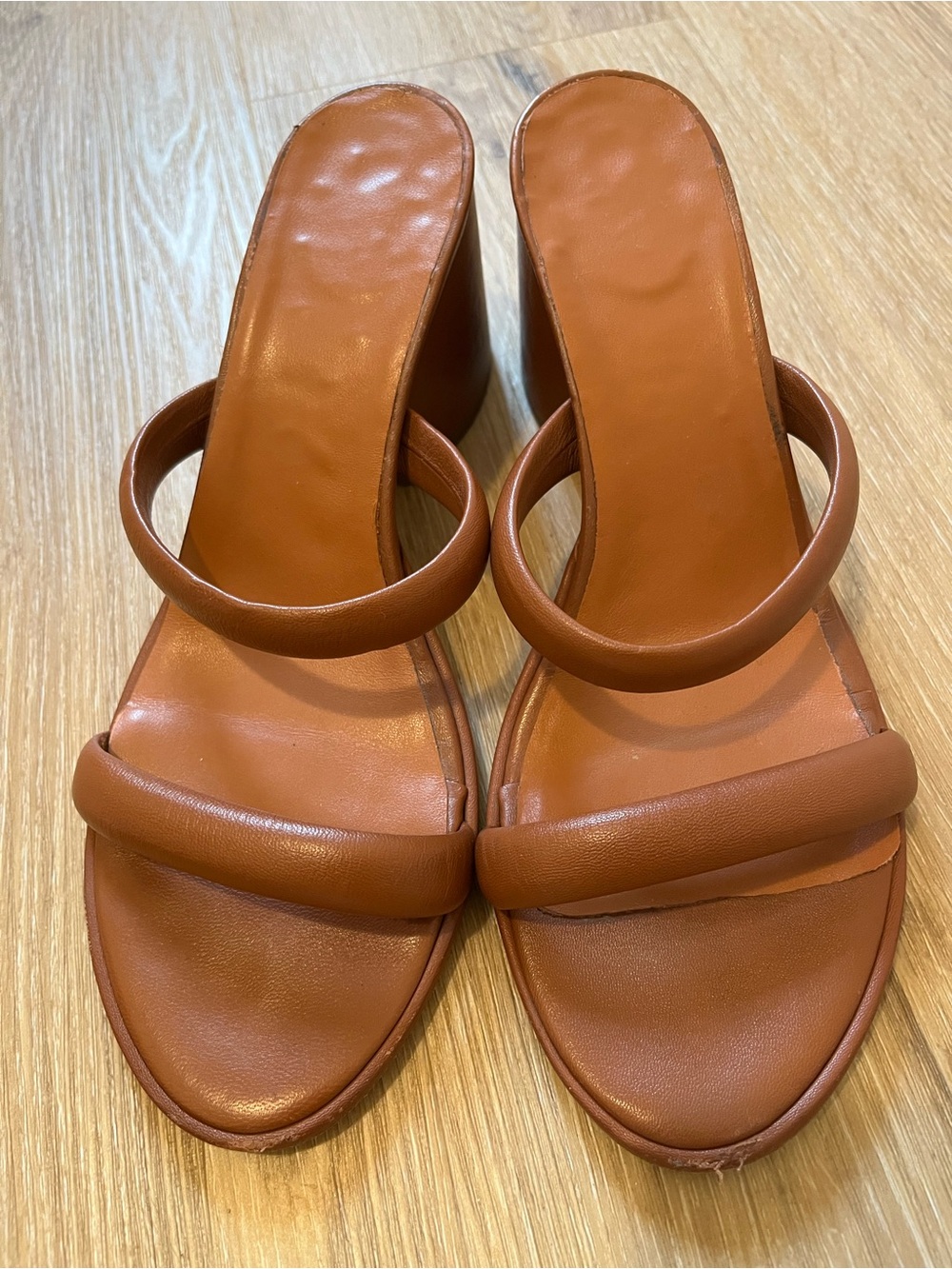 Aeyde nude heels